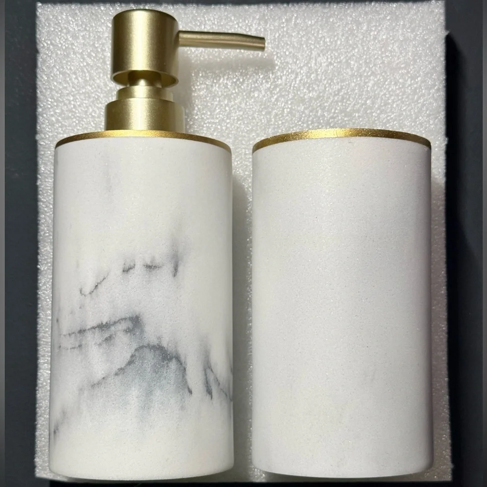 Sunday Citizen 2pc Resin Bath Set, marble pattern